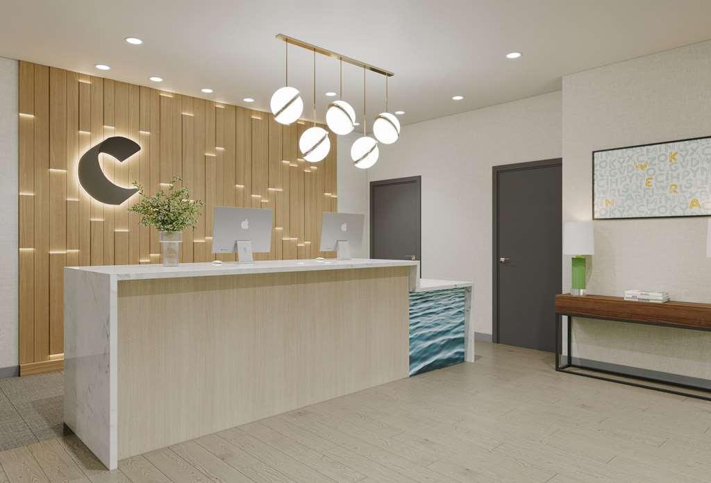 Comfort Inn & Suites Newark Liberty International Airport Interior photo