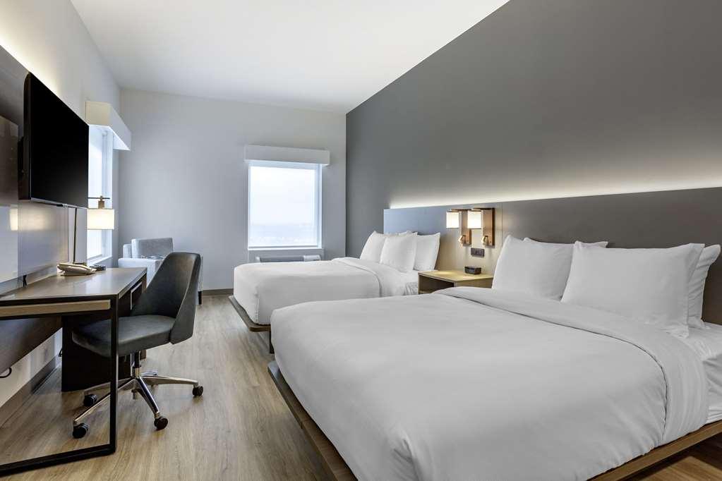 Comfort Inn & Suites Newark Liberty International Airport Room photo
