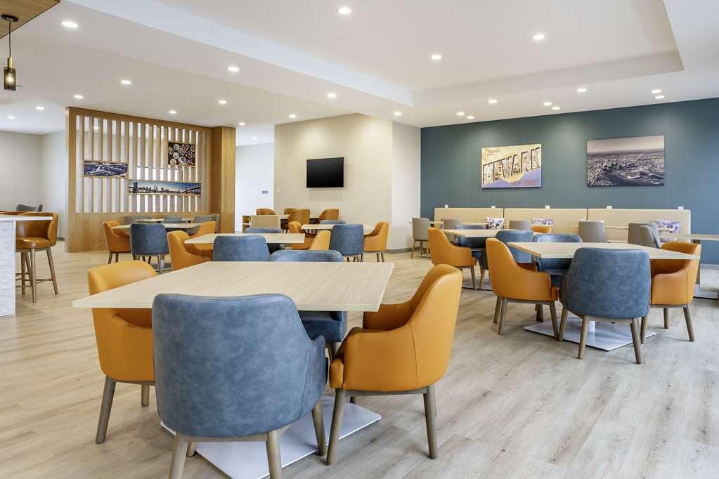 Comfort Inn & Suites Newark Liberty International Airport Restaurant photo