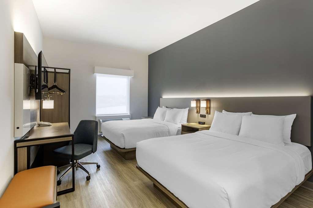 Comfort Inn & Suites Newark Liberty International Airport Room photo