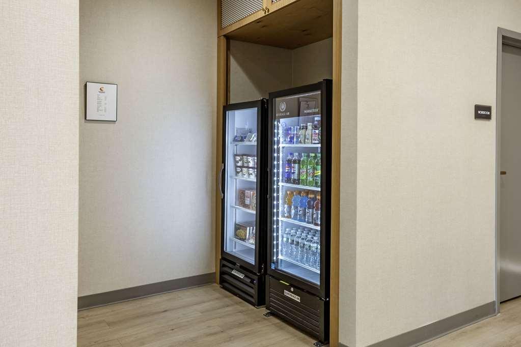 Comfort Inn & Suites Newark Liberty International Airport Facilities photo
