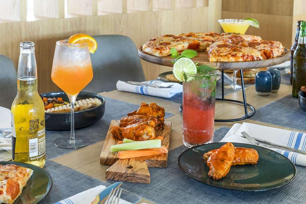 Comfort Inn & Suites Newark Liberty International Airport Restaurant photo
