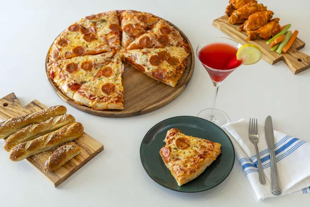 Comfort Inn & Suites Newark Liberty International Airport Restaurant photo