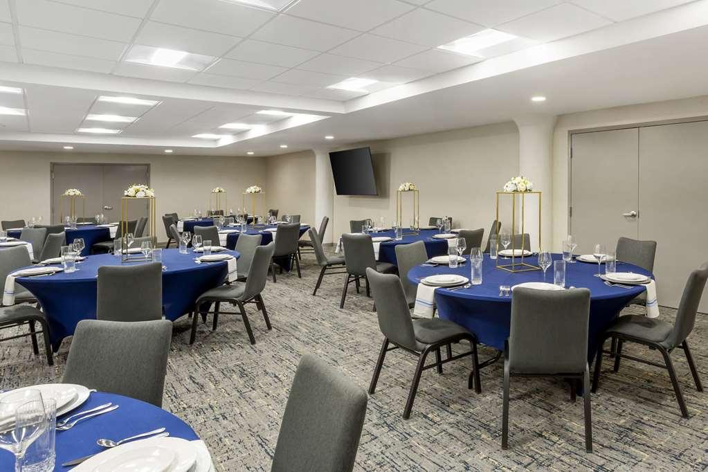 Comfort Inn & Suites Newark Liberty International Airport Facilities photo